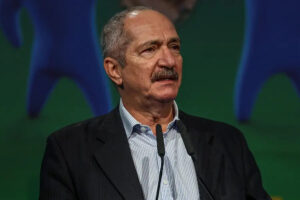 Aldo Rebelo diz que continua vinculado ao partido DC e fazendo pré-campanha à Presidência