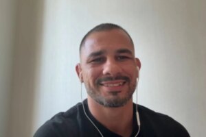 Pantoja estará no UFC 328 e espera anúncio de retorno: "Estou pronto"
