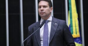 Diretor da PF falta a sessão para esclarecimentos em comissão da Câmara e oposição protesta