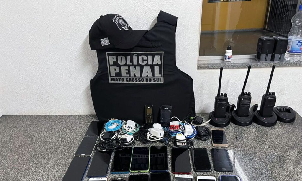 Operação Mute apreende 8,5 mil celulares em presídios
