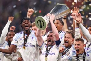 Aston Villa atropela Freiburg e conquista a Liga Europa
