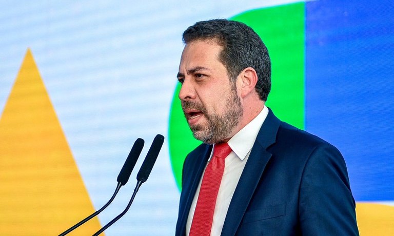 Boulos critica Zema: defesa de trabalho infantil é ‘covardia’