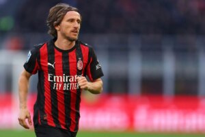 Juventus e Milan não vão para Champions League pela 1ª vez em 35 anos