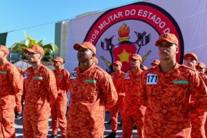 Bomba caseira explode em escola do Rio de Janeiro e fere pelo menos 10 alunos
