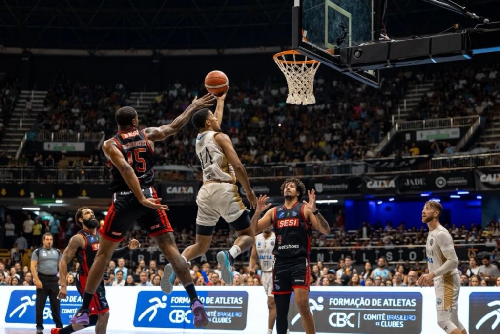 Brasília domina Franca, vence e empata série nas semifinais