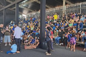 lutadores recebem visita de estudantes da rede pública