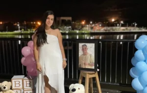 grávida homenageia namorado falecido em chá revelação
