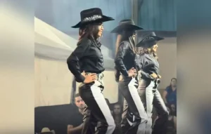 Menina de 11 anos sofre queimaduras durante desfile da Rainha do Rodeio em Goiás
