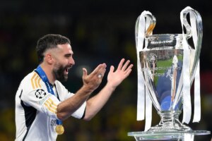 Real Madrid anuncia saída de Carvajal: "Será sempre a sua casa"