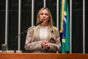Governadora Celina Leão participa de homenagem aos 217 anos da PMDF