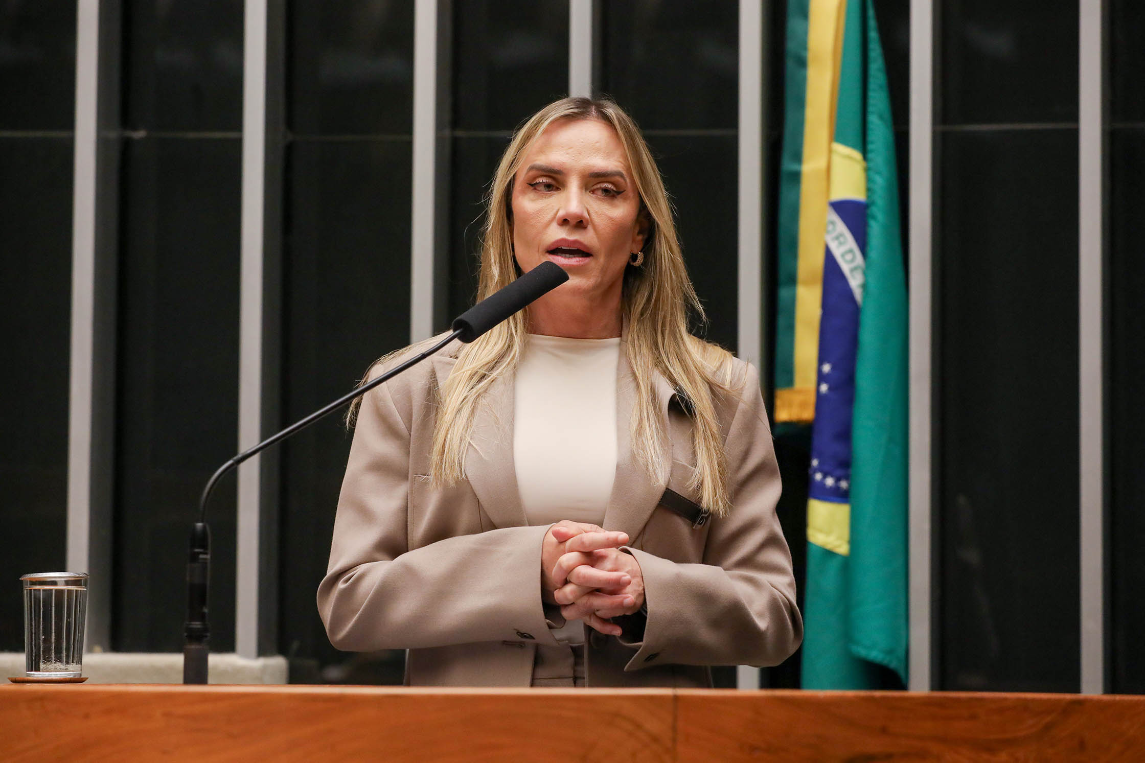Governadora Celina Leão participa de homenagem aos 217 anos da PMDF