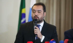 PF acusa Cláudio Castro de usar máquina pública para facilitar crimes da Refit