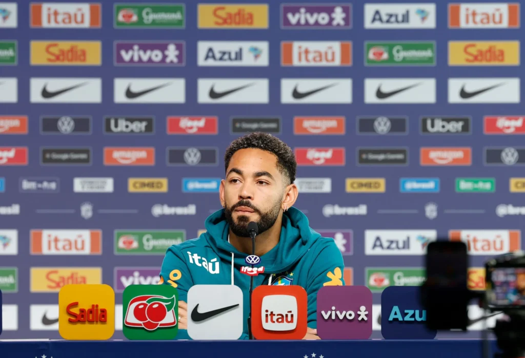 Em coletiva, Matheus Cunha minimiza camisa 10 e lamenta lesão de Neymar