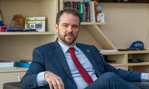 Durigan: aumento dos juros onerou famílias beneficiadas pelo primeiro Desenrola Brasil