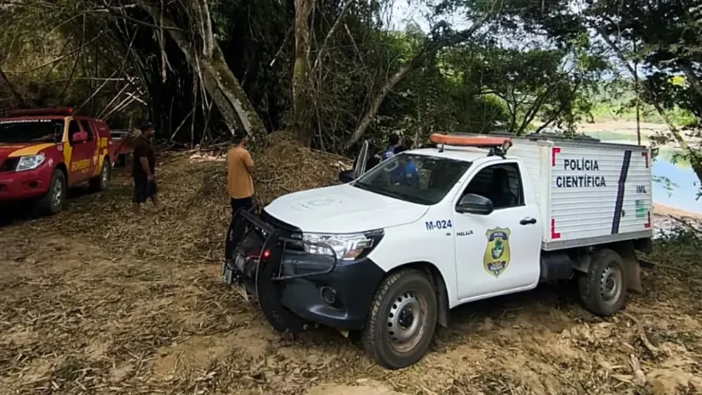 Bombeiros em buscas por idoso em Ozizona - (Foto: reprodução)