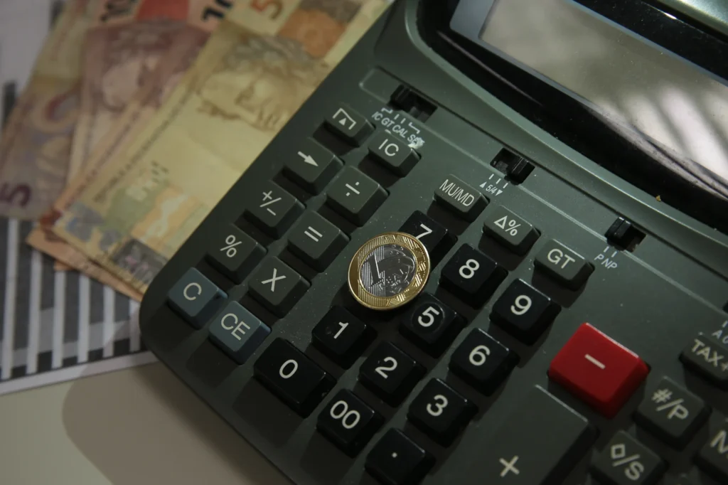 Mesada sem contrapartida melhora desempenho dos filhos