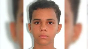 Júri de mãe e filho acusados de matar aluno na porta de escola em Anápolis será nesta quarta