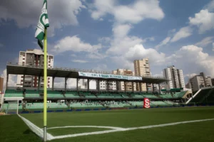 Churrasco e desordem: MP reclama de festa de torcedores do Goiás ao redor da Serrinha