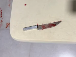 Idosa é esfaqueada pelo companheiro após suposta traição em Catalão