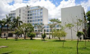 USP diz não ter sido avisada pela polícia sobre desocupação da reitoria e repudia violência