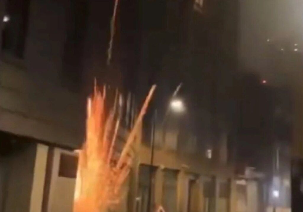 Torcedores do Arsenal soltam fogos em hotel do Atlético de Madrid