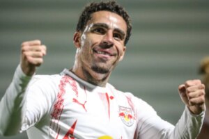 de virada, Bragantino vence a Chapecoense fora de casa