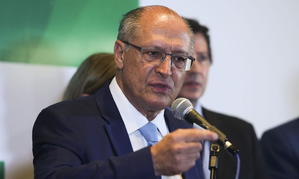 Desenrola 2.0 não deve ser interpretado como uma medida com objetivo eleitoral, afirma Alckmin