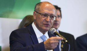 Desenrola 2.0 não deve ser interpretado como uma medida com objetivo eleitoral, afirma Alckmin