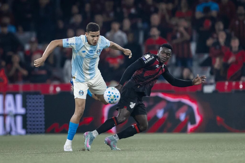 Athletico-PR e Grêmio ficam no empate sem gols pelo Brasileirão