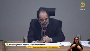 Juiz Ben-Hur Viza recebe Moção de Louvor por apoio a vítimas de violência doméstica