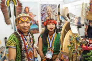 “Bruxos”: adeptos da wicca de povos tradicionais celebram trocas de saberes em evento no DF