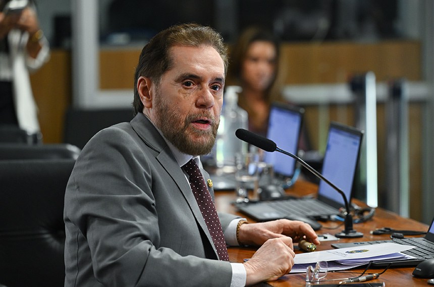 CCJ recebe relatório sobre autonomia financeira do Banco Central