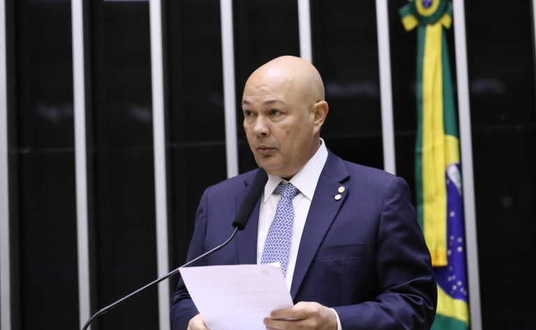 Deputado Zé Adriano (PP-AC) fala no Plenário da Câmara dos Deputados