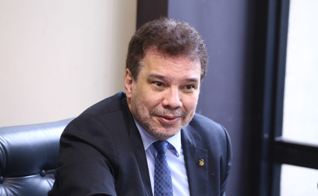 Comissão ouve ministro sobre atuação internacional da PF