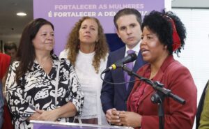 Inauguração da Sala Lilás. Dep. Laura Carneiro (PSD - RJ). Dep. Jandira Feghali (PCdoB - RJ). Presidente da Câmara dos Deputados, Hugo Motta (REPUBLICANOS - PB) e Dep. Jack Rocha (PT-ES)