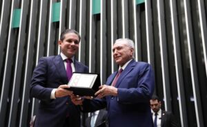 Câmara dos Deputados celebra 200 anos com sessão solene e homenagens