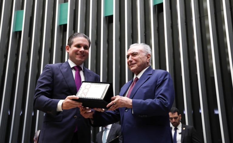 Câmara dos Deputados celebra 200 anos com sessão solene e homenagens