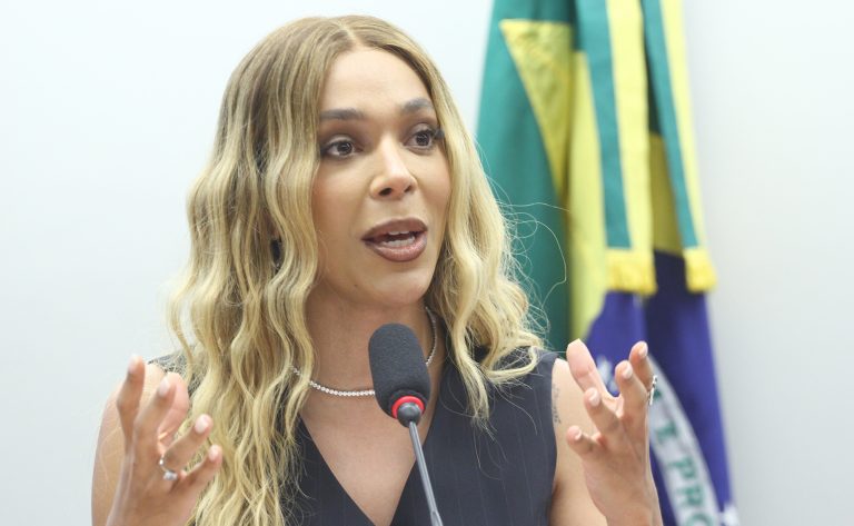 Câmara aprova equiparação de seguro-desemprego para domésticos