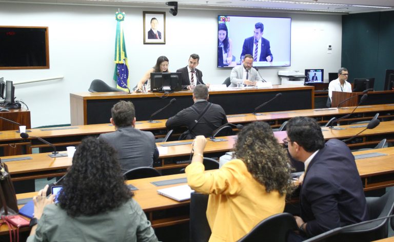 Alíquotas altas no Imposto Seletivo podem reduzir consumo de cigarros, dizem especialistas