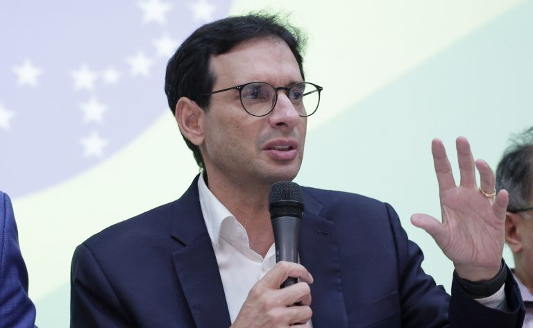 Sindicatos mobilizam para votação de fim da escala 6×1 na Câmara