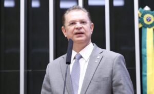 Câmara aprova projeto que veta sigilo sobre gastos de autoridades