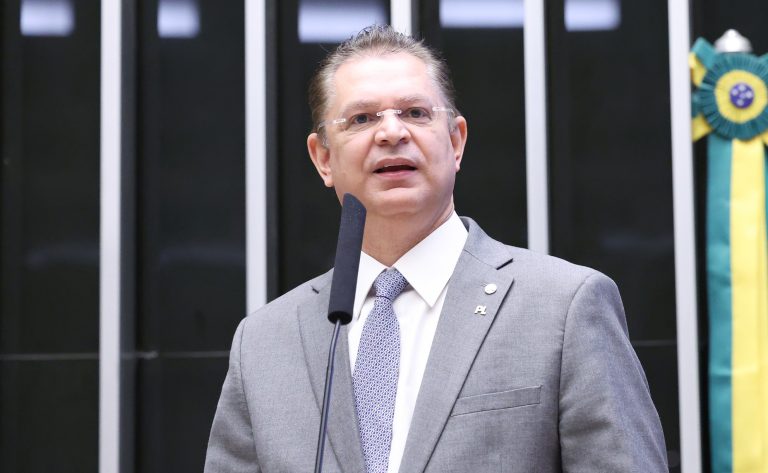 Câmara aprova projeto que veta sigilo sobre gastos de autoridades
