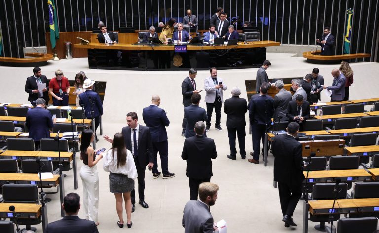 Câmara aprova PEC que amplia imunidade tributária para entidades religiosas - Notícias