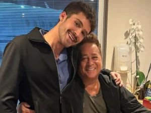 João Guilherme diverte Leonardo ao falar sobre cenas íntimas