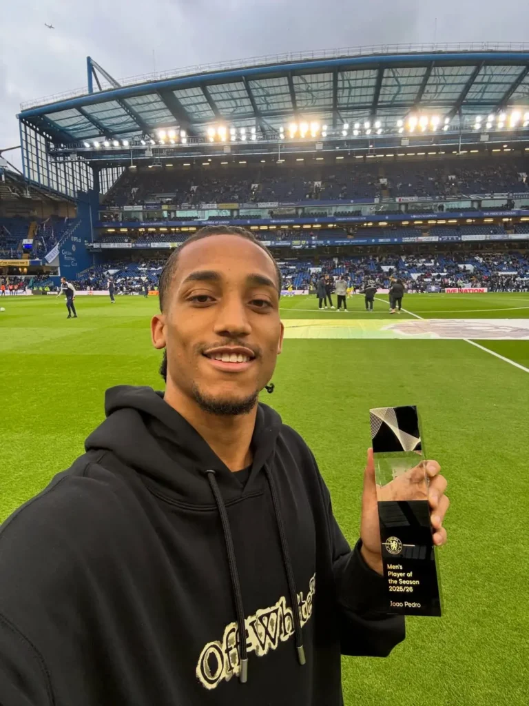 Fora da Copa do Mundo, João Pedro ganha prêmio de melhor jogador do Chelsea na temporada