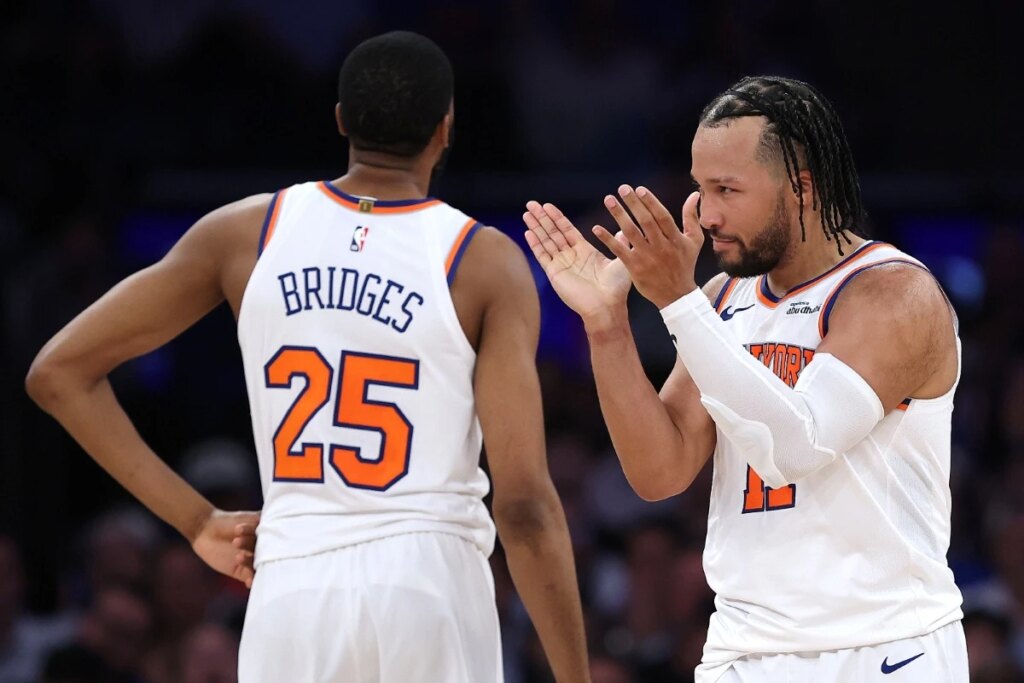 Knicks revertem desvantagem de 22, batem Cavs e abrem 1 x 0