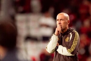 "Pressionamos pouco na 1ª etapa", diz Jardim após empate do Flamengo