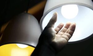 Aneel aprova regras para descontos de até R$ 5,5 bilhões na conta de luz