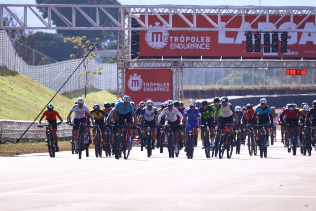 Como foi a largada do Mountain Bike no Metrópoles Endurance Ciclismo