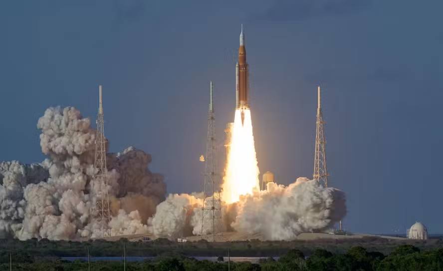 Artemis 2 usou ‘relógio’ brasileiro para monitorar saúde em viagem ao redor da Lua